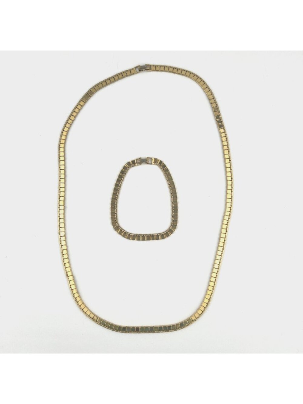 Signed Vintage Monet Gold Tone 24" Necklace and 7.25" Bracelet Matching Set